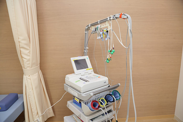 血圧脈波・心電図検査機器